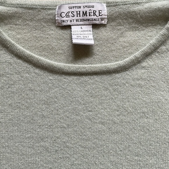 SUTTON STUDIO 100% CASHMERE crew neck long sleeve sweater. Size Large - Picture 2 of 4